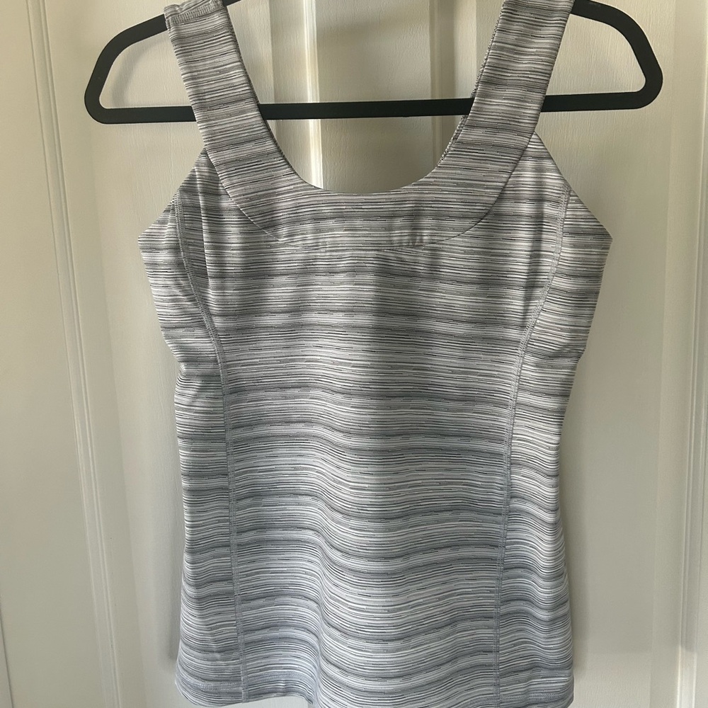 Lululemon tank size 10